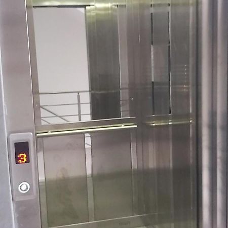 Apartament Mehmeti อุลซิน ภายนอก รูปภาพ