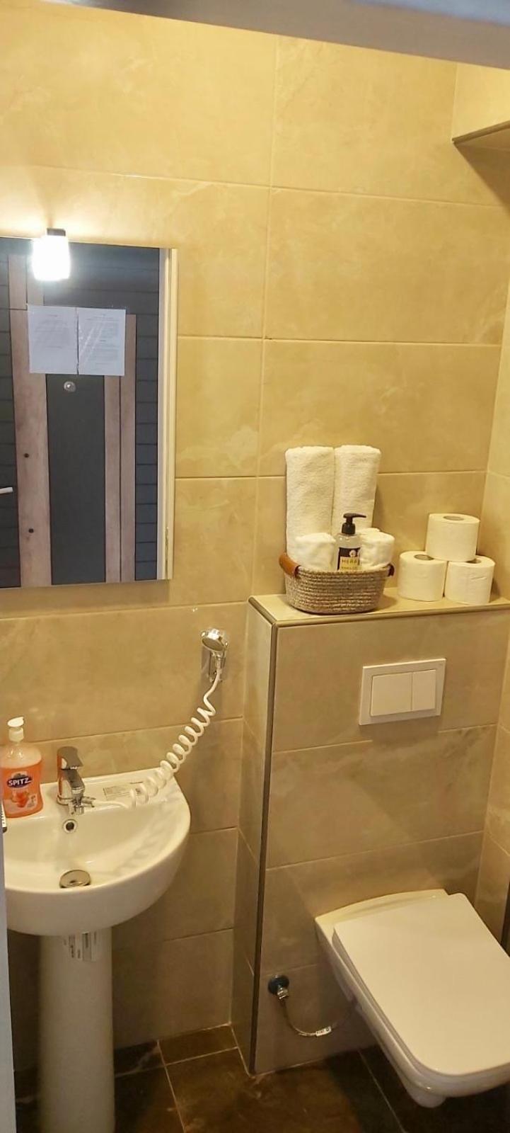Apartament Mehmeti อุลซิน ภายนอก รูปภาพ